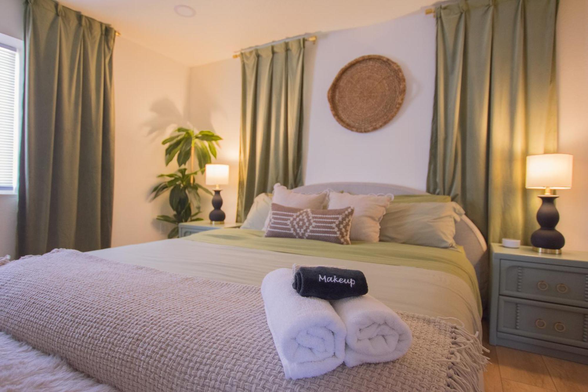 アルバカーキ Bohemian Chic An Eclectic Escape-Hot Tub-Pet Friendly-No Pet Fees!ヴィラ エクステリア 写真